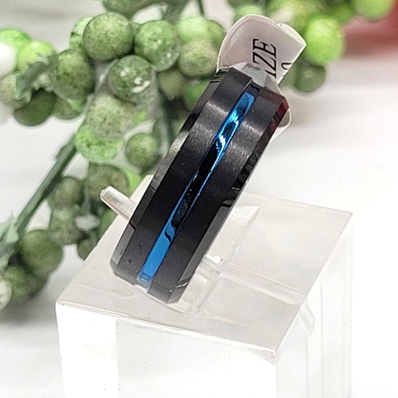 Mens Designer Tungsten ring, wedding band. 💍 - Picture 2 of 2